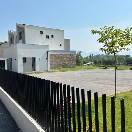 Oikoi - Luxury & Maisonettes Костур